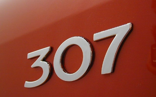 【プジョー『307』】アレもコレもついて、この値段。