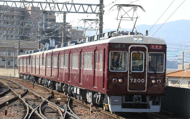 元阪急の6000・7000系の余剰車を組み合わせて4両編成に改造・整備した7200系。1月30日には阪急京都線正雀～桂間で試運転が実施され、2月7日に能勢電鉄の平野車庫に搬入された。