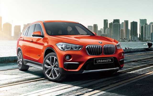 BMW X1 xDrive18d アーバニスタ（サンセットオレンジ）