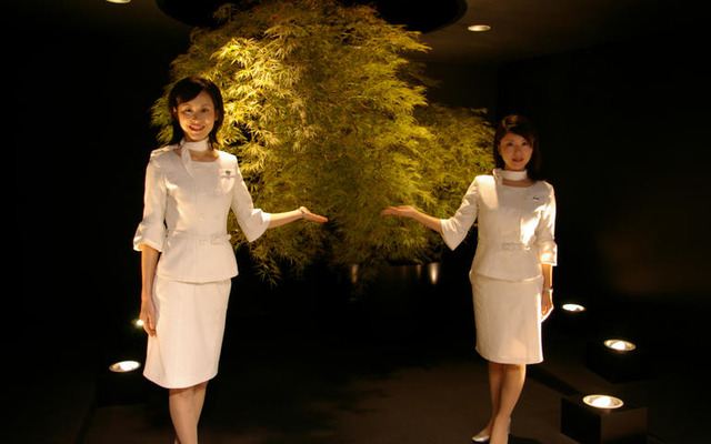 【東京モーターショー07】日産ブースで“紅葉狩り”