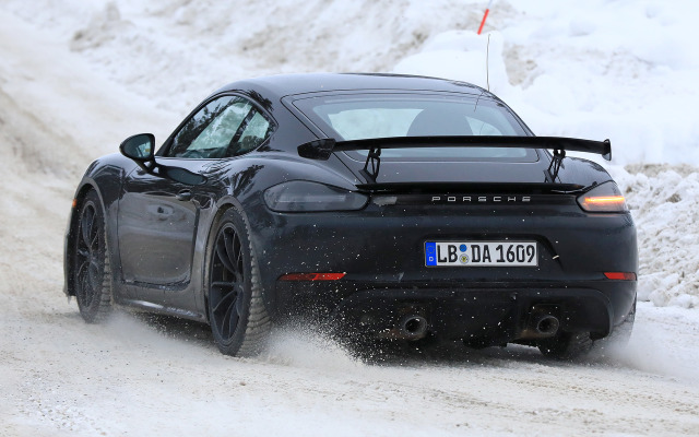 ポルシェ ケイマン GT4 スクープ写真