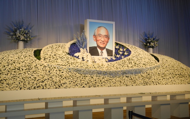 山本健一マツダ元社長のお別れの会で飾られた遺影