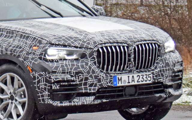 BMW X5 次期型スクープ写真