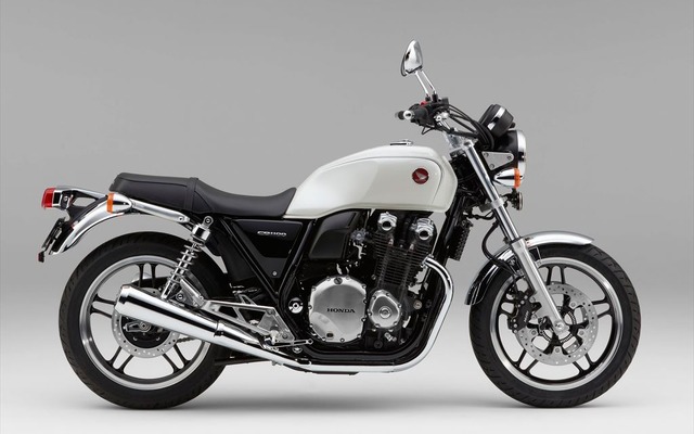 ホンダ CB1100（パールサンビームホワイト）