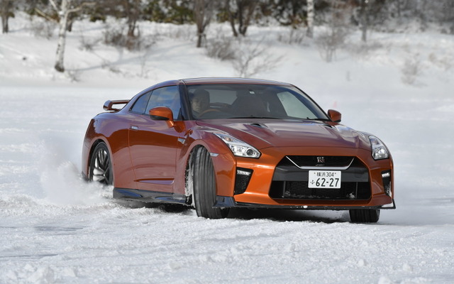 日産 GT-R 雪上試乗