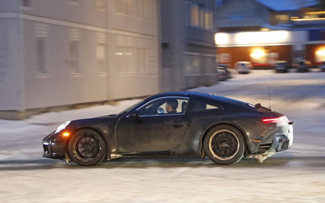 ポルシェ 911 次期型スクープ写真