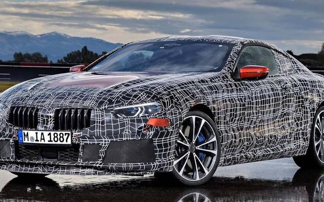 BMW8シリーズ・クーペ新型の開発プロトタイプ