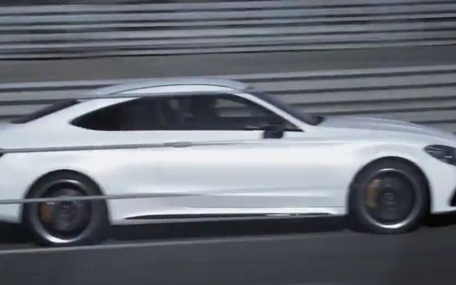 メルセデスAMG C63Sクーペ改良新型のティザーイメージ