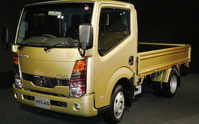 【東京トラックショー07】日産、好調な アトラスF24 をメインに展示