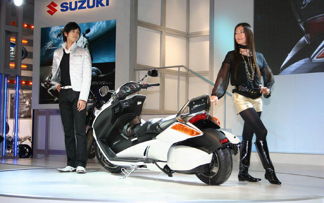 【東京モーターショー07】スズキ、フルフラット2シーター バイク
