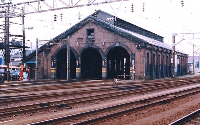 糸魚川駅構内検修庫（1990年）