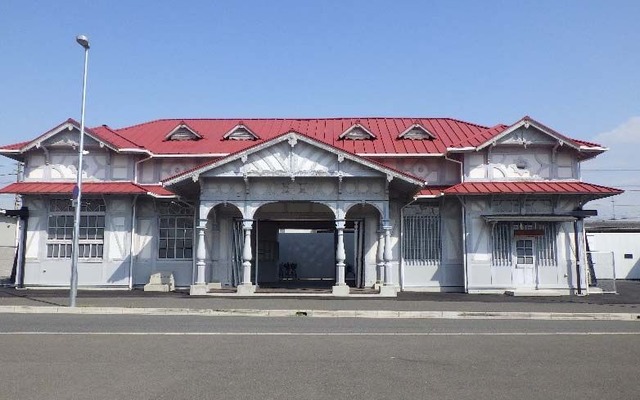 昨年移設された浜寺公園旧駅舎。4月15日は10時からオープニングセレモニーが開催される。