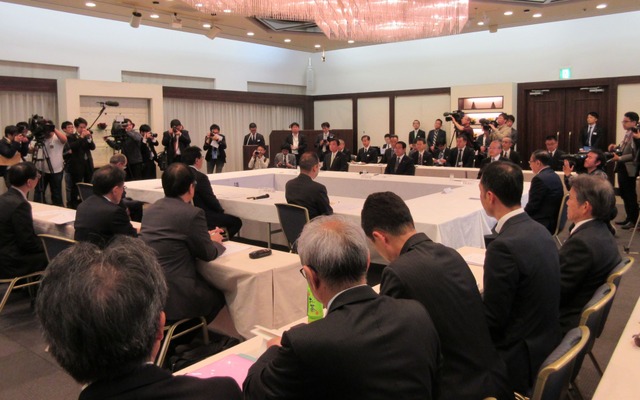 4月4日に行なわれた「日田彦山線復旧会議」の様子。