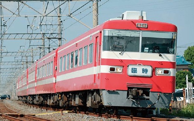 ラストラン列車に使われる1800系1819号編成。急行『りょうもう』の運用から離脱後は、団体臨時列車に使われていた。