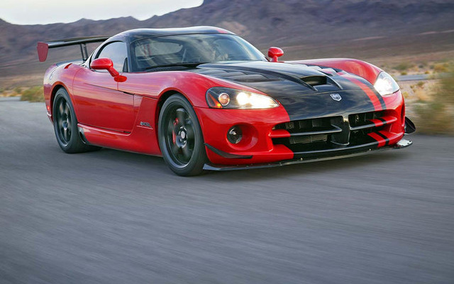 ダッジ バイパー SRT10 ACR…ストリートリーガルなレーシングカー