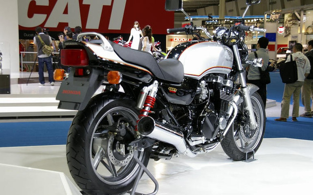 バイク業界とジャーナリスト、危機感に集う