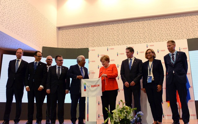 ボッシュの技術センター開所式。ドイツのメルケル首相やポルトガルのアントニオ・コスタ首相が出席した