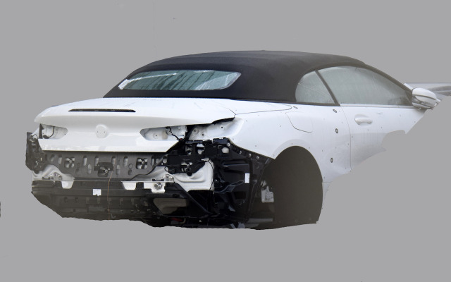 BMW 8シリーズ カブリオレのホワイトボディ（写真は加工済み）