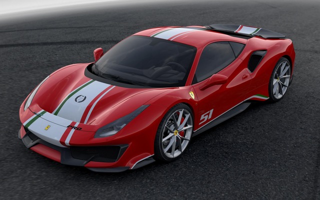 フェラーリ 488ピスタ の「Piloti Ferrari」