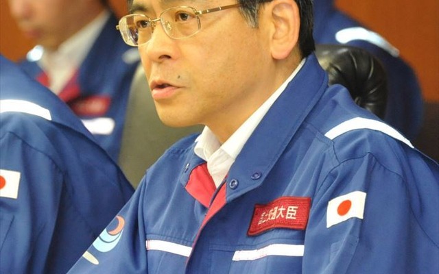 災害対策本部会議に出席する石井啓一国交相（18日)