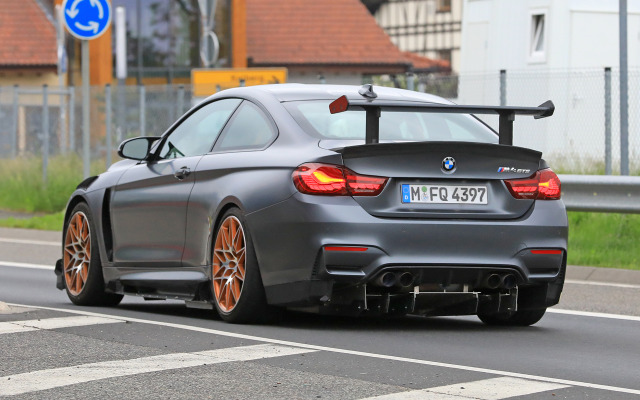 BMW M4 CSL プロトタイプスクープ写真