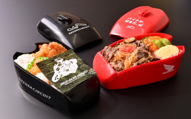 バイクすき弁当（右）とバイクのり弁当