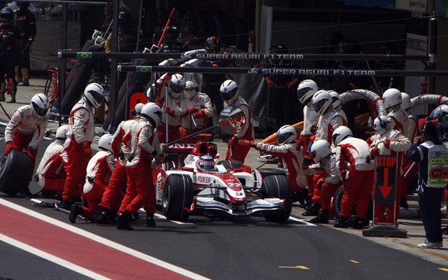【スーパーアグリF1】30人を解雇