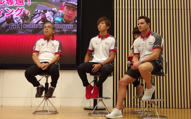 MuSASHi RT HARC-PRO. Honda。向かって左から本田総監督、水野選手、プニエ選手。