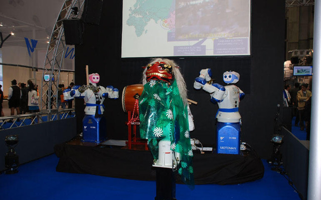 国際ロボット展が開幕、各社自慢のロボットが勢揃い