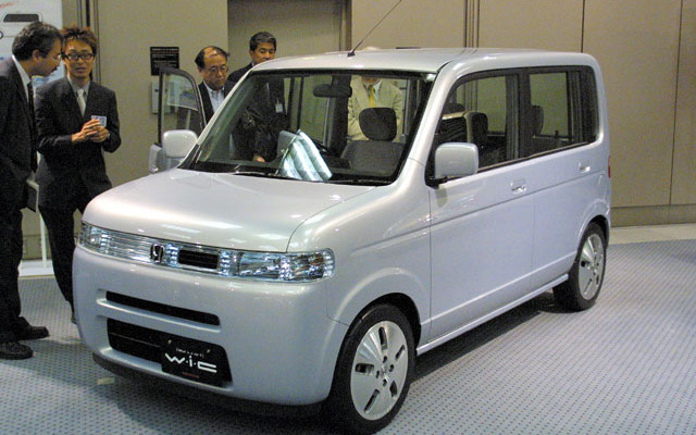 【東京ショー2001出品車】トヨタ『bB』のライバル登場!! ホンダ『w・i・c』