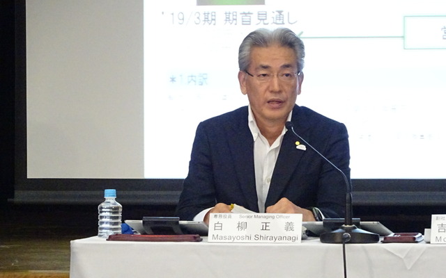 第1四半期決算を発表するトヨタの白柳正義専務役員