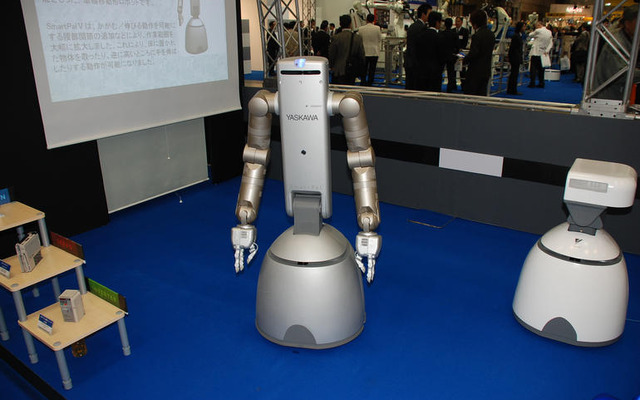 国際ロボット展07…安川電機、2010年までに業務支援ロボット発売