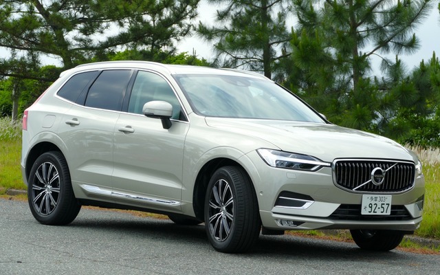 ボルボ XC60 D4 AWD INSCRIPTION