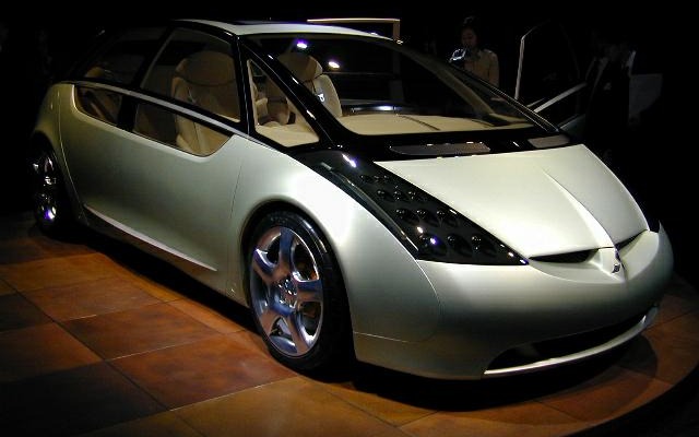 【東京ショー2001出品車】ASV技術のショーケース三菱『SPACE LINER』