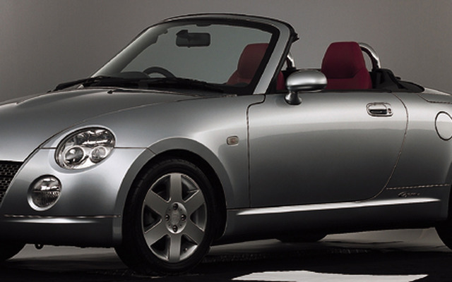 【東京ショー2001出品車】ダイハツ『COPEN』、2度目の展示は量産前提?