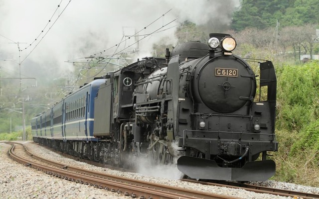 今秋は奥羽本線秋田～湯沢間で運行されるC61 20。