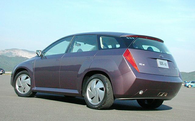 【東京ショー2001出品車】スバルはワゴンで牙城を築くよ---『WX-01』