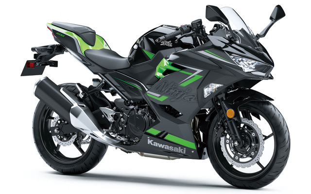 Ninja 400／エボニー×メタリックマグネティックダークグレー