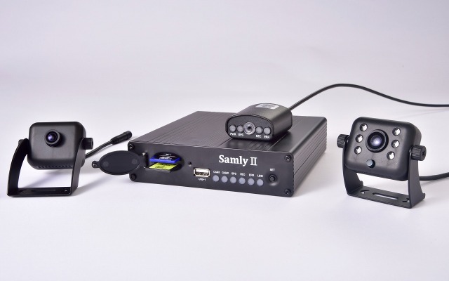 通信型ドラレコ「Samly II」