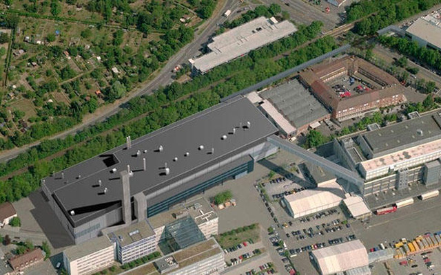 ポルシェAG、本社敷地内に新しい塗装工場