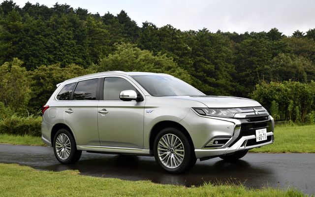 三菱 アウトランダーPHEV