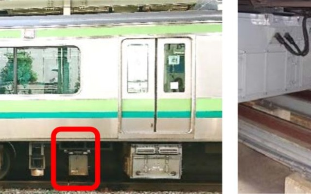 営業列車に搭載されている軌道変位モニタリング装置の取付位置（左）と装置の状態（右）。