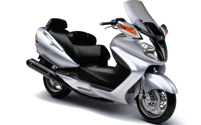 【東京ショー2001 MC出品車】2002年モデル最大の注目株!! スズキ『SKYWAVE 650』