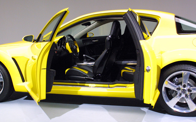 【東京ショー2001出品車】マツダ『RX-8』の「フリースタイル・ドア」