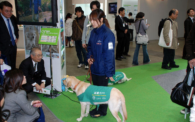 【エコプロダクツ07】ヤマハ、盲導犬のデモンストレーション実施