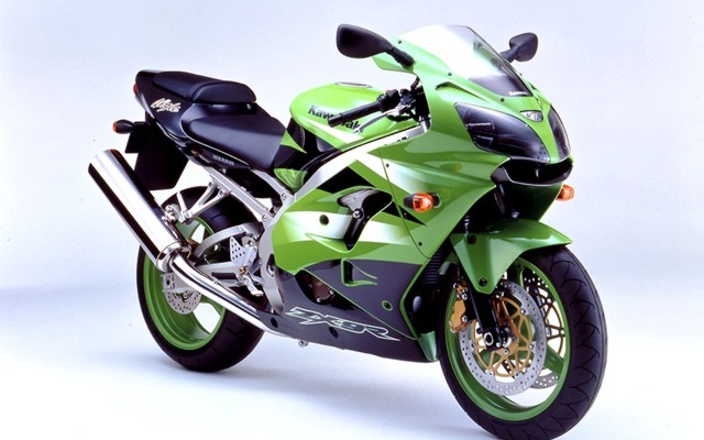 【東京ショー2001 MC出品車】だから進化は止まらない!! カワサキ『NINJA ZX-9R』