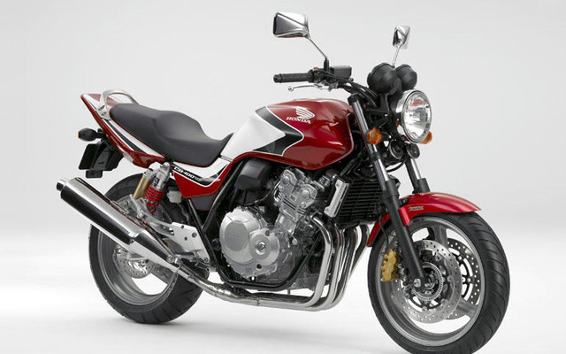 ホンダ CB400 SUPER FOUR に新設計エンジンを搭載