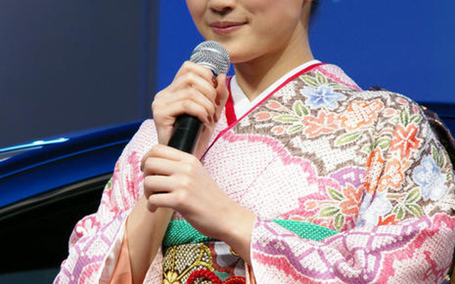 綾瀬はるか 振袖姿で「ラクにいこうぜ」…ラクティス 新CM