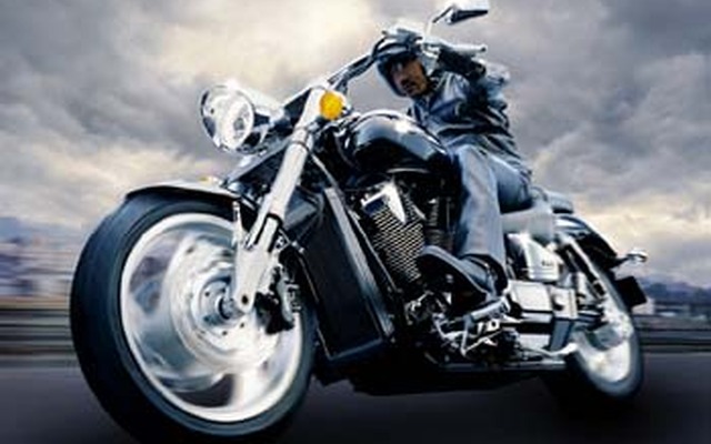世界最大排気量のV2エンジンを搭載したホンダ『VTX』、日本でも発売開始