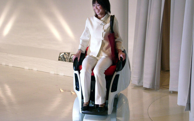 【トヨタ パートナーロボット 第2世代】1名乗車型2輪ロボット、08年に実証実験